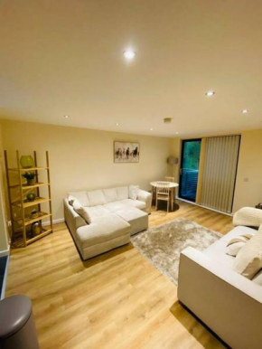 Liverpool City Centre Modern Apartment fits 6 people